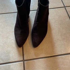 Chic Suede Ankle Bootie Size 9.5 Aquatalia